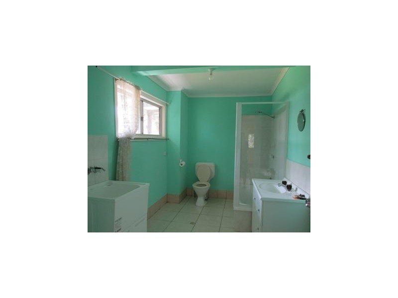 58-60 Charles Terrace, Macleay Island QLD 4184