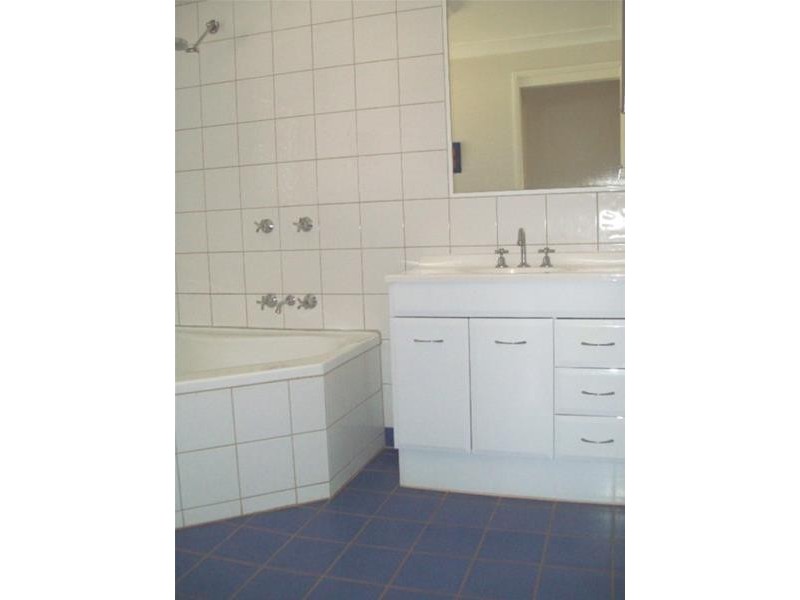 34 Lonicera Street, Macleay Island QLD 4184