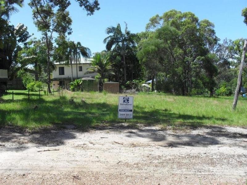 25 Tukkeri Street, Macleay Island QLD 4184