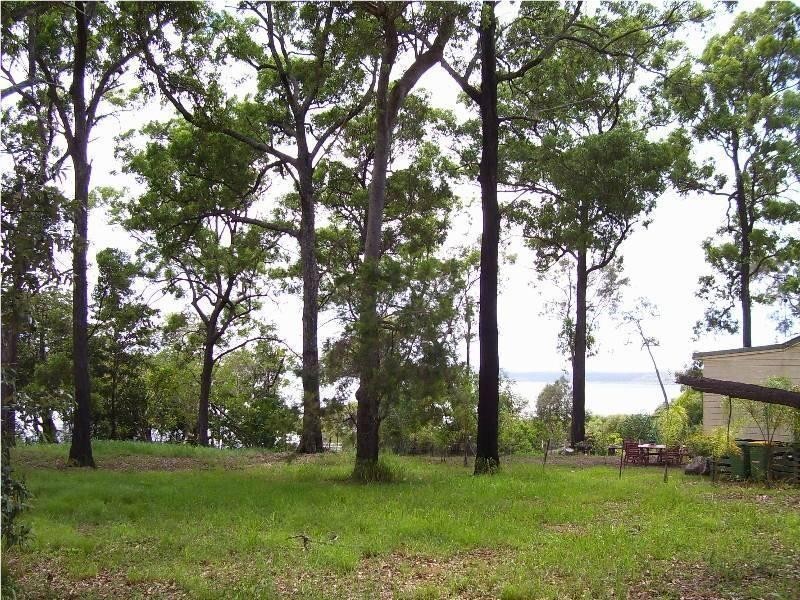 40 Calm Waters Crescent, Macleay Island QLD 4184