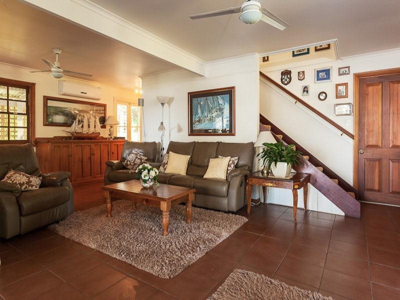 11 June Parade, Lamb Island QLD 4184