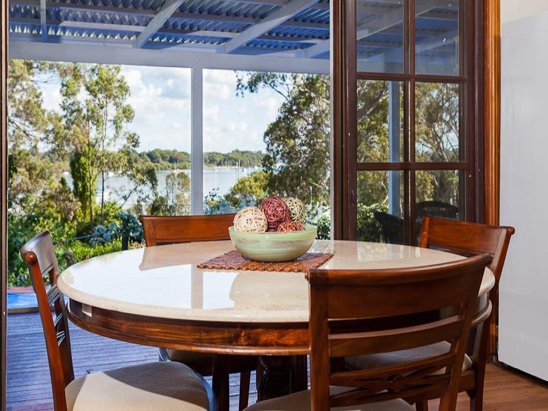 11 June Parade, Lamb Island QLD 4184