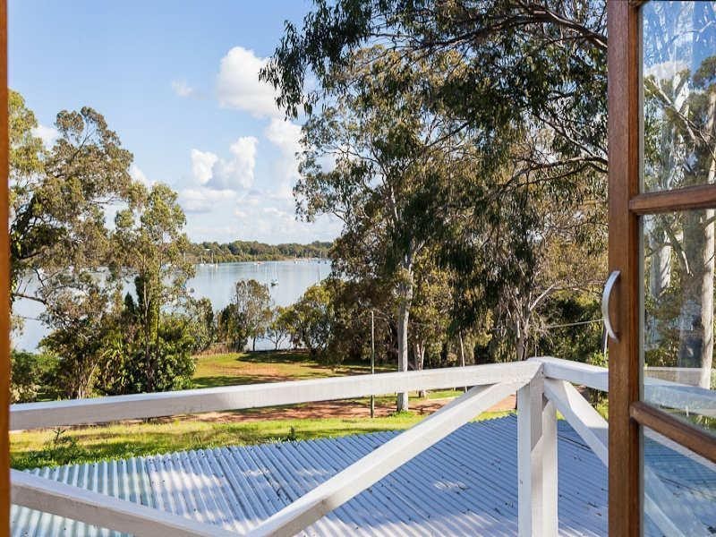 11 June Parade, Lamb Island QLD 4184