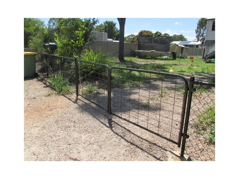 18 Wake Street, Macleay Island QLD 4184