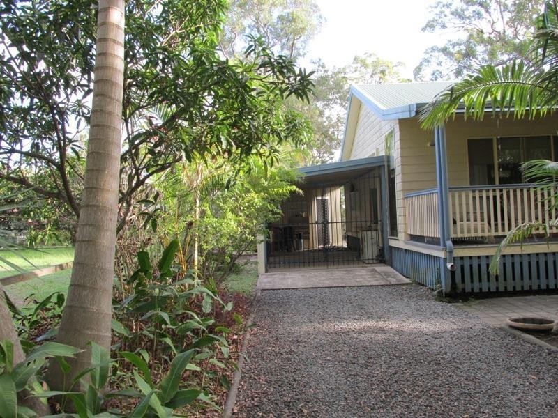 12 Orana Street, Macleay Island QLD 4184