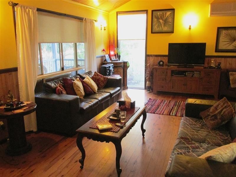 12 Orana Street, Macleay Island QLD 4184