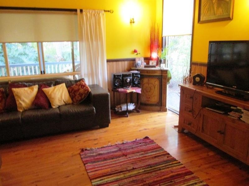 12 Orana Street, Macleay Island QLD 4184