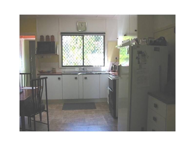 2 Kalara Street, Macleay Island QLD 4184