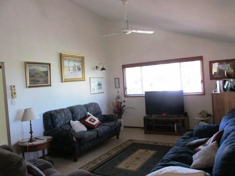 4 Wharf Street, Macleay Island QLD 4184