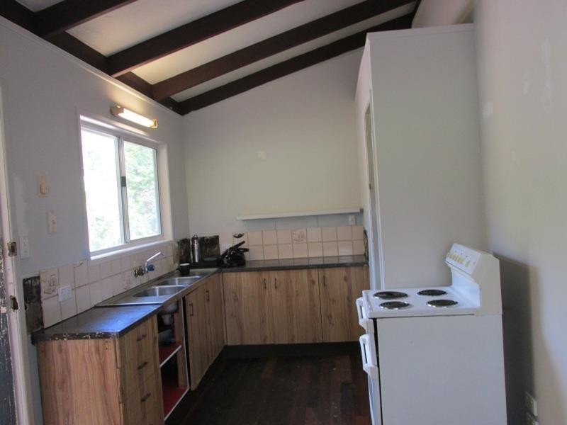 58 Perulpa Drive, Lamb Island QLD 4184