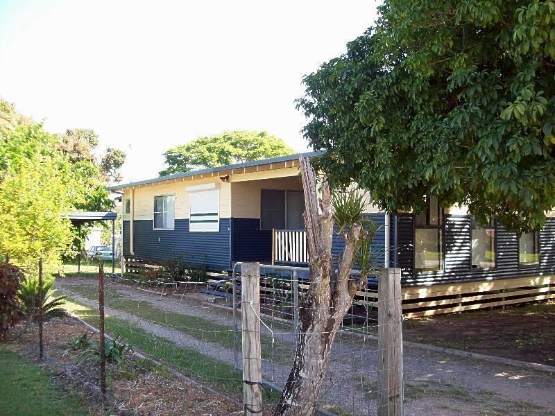 10 Marine Street, Macleay Island QLD 4184