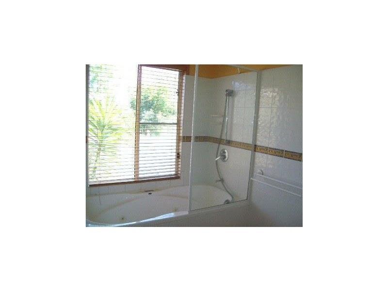 78 Hastings Terrace, Macleay Island QLD 4184