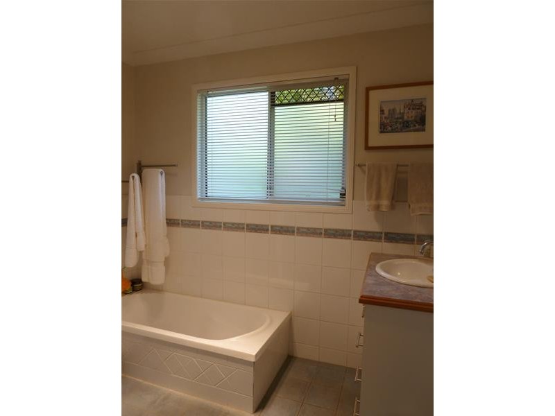 2-6 Devaney Street, Macleay Island QLD 4184