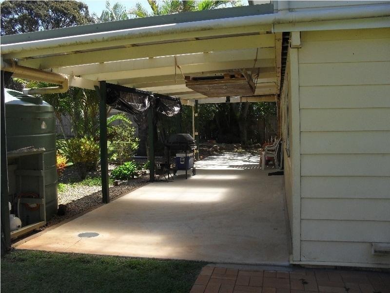 12 Citron Street, Macleay Island QLD 4184