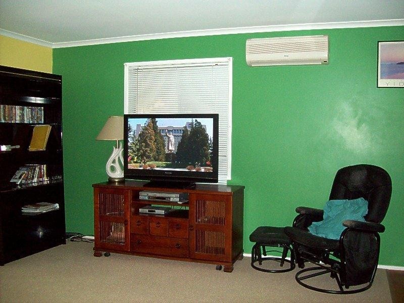 2 Boxwood Avenue, Lamb Island QLD 4184