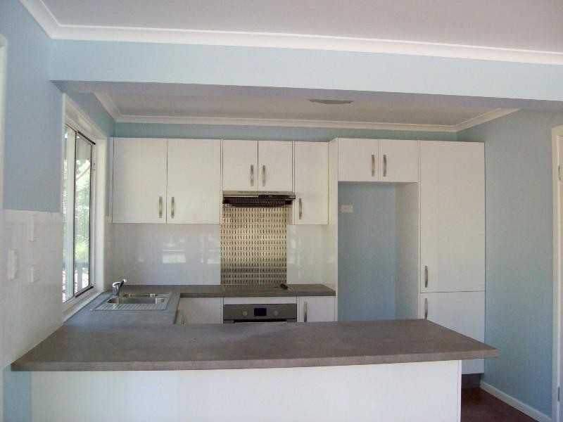 10 Oomool Street, Macleay Island QLD 4184