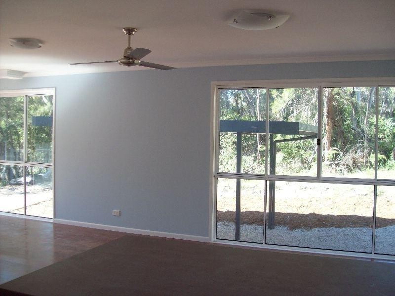 10 Oomool Street, Macleay Island QLD 4184