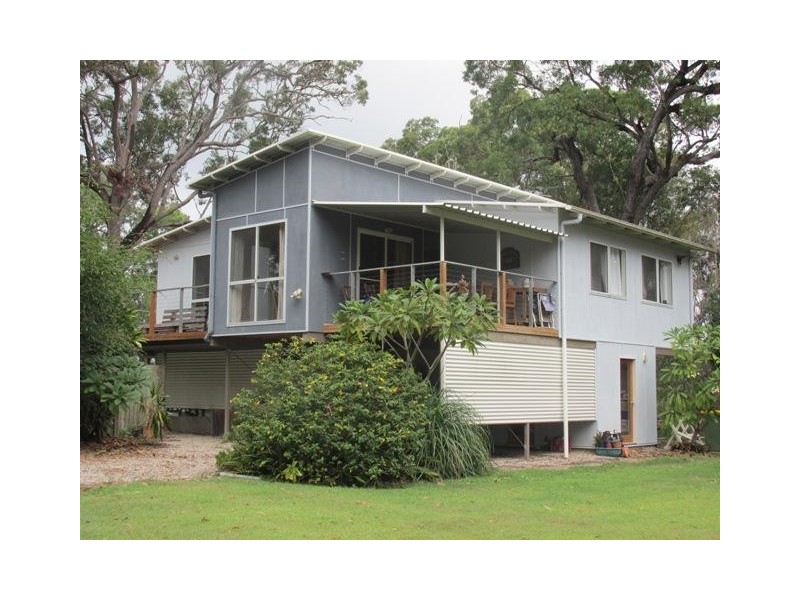 30 Coondooroopa Drive, Macleay Island QLD 4184