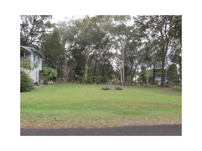 30 Coondooroopa Drive, Macleay Island QLD 4184