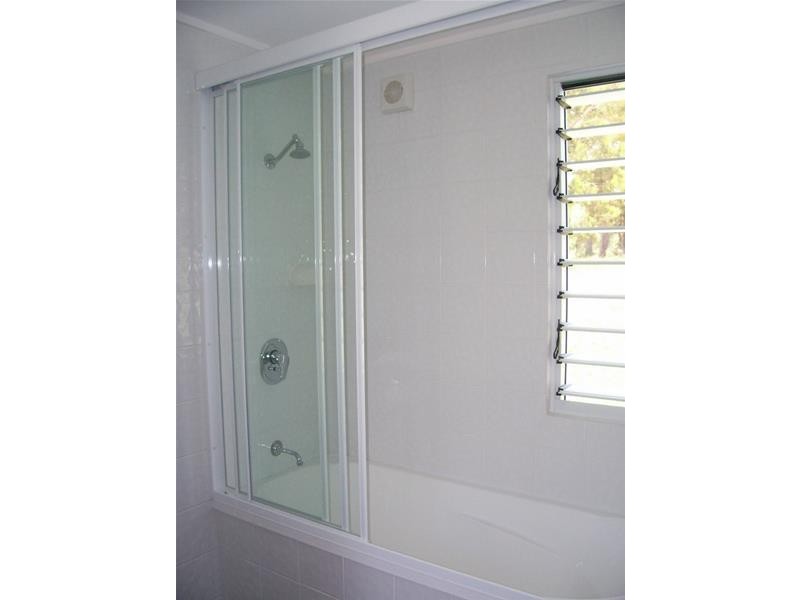 11 Koonwarra Parade, Macleay Island QLD 4184