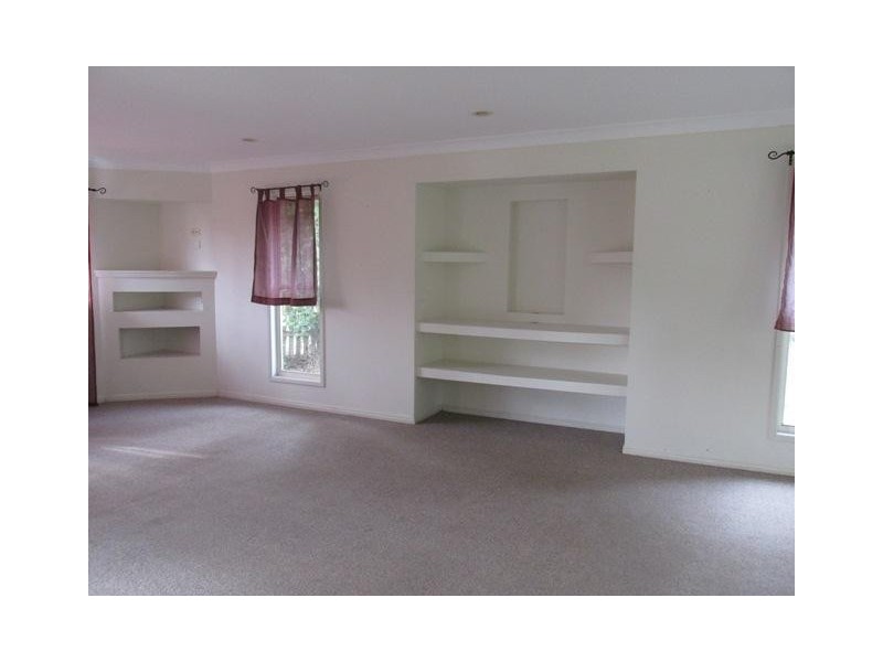 10 Scotts Road, Macleay Island QLD 4184