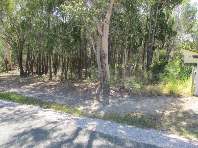 9 Pelican Street, Macleay Island QLD 4184