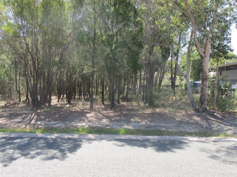 9 Pelican Street, Macleay Island QLD 4184