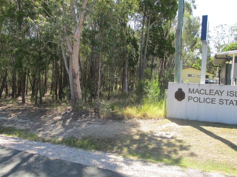 9 Pelican Street, Macleay Island QLD 4184