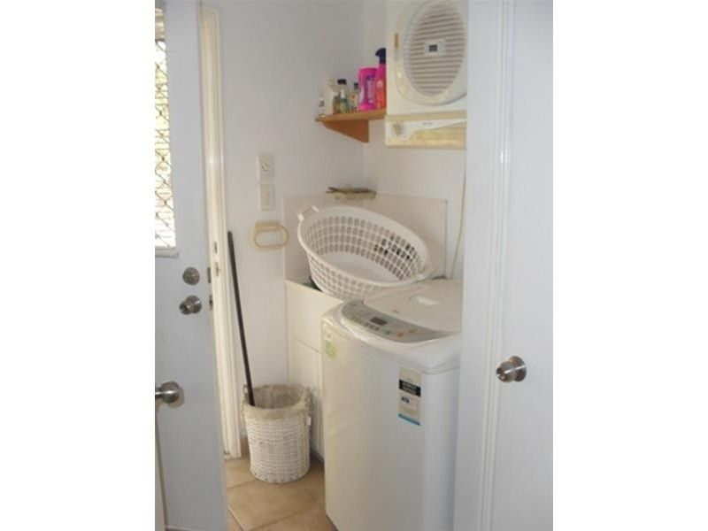 2 Parakeet Street, Macleay Island QLD 4184