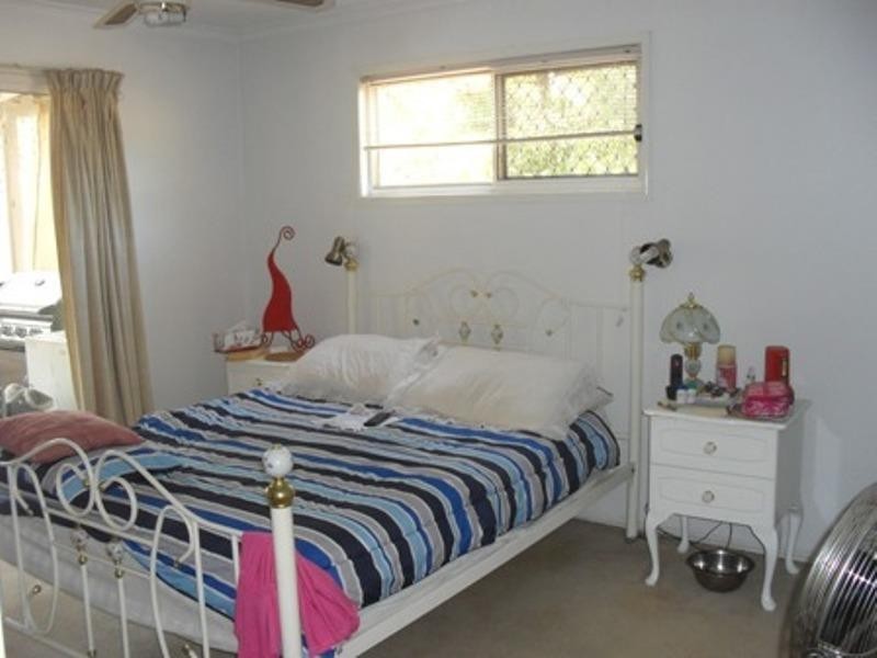 2 Parakeet Street, Macleay Island QLD 4184