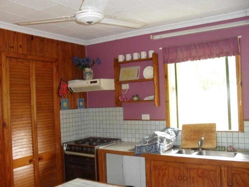 37 Scarborough Terrace, Macleay Island QLD 4184