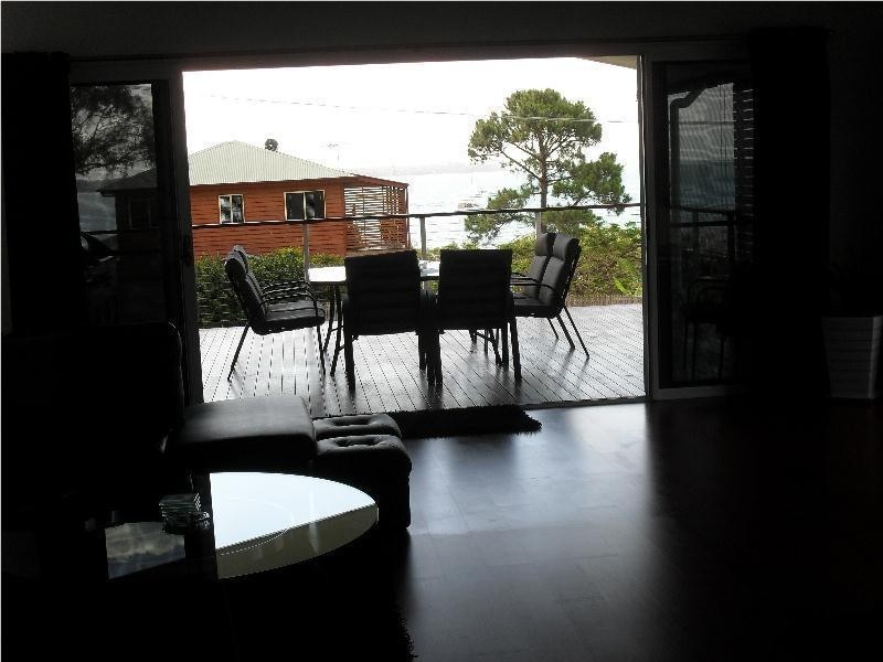 15 Kim Crescent, Macleay Island QLD 4184