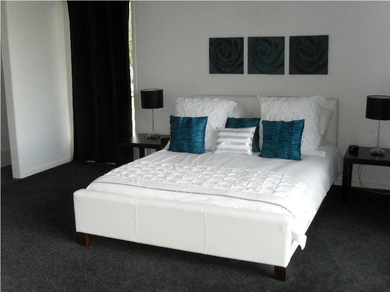 15 Kim Crescent, Macleay Island QLD 4184