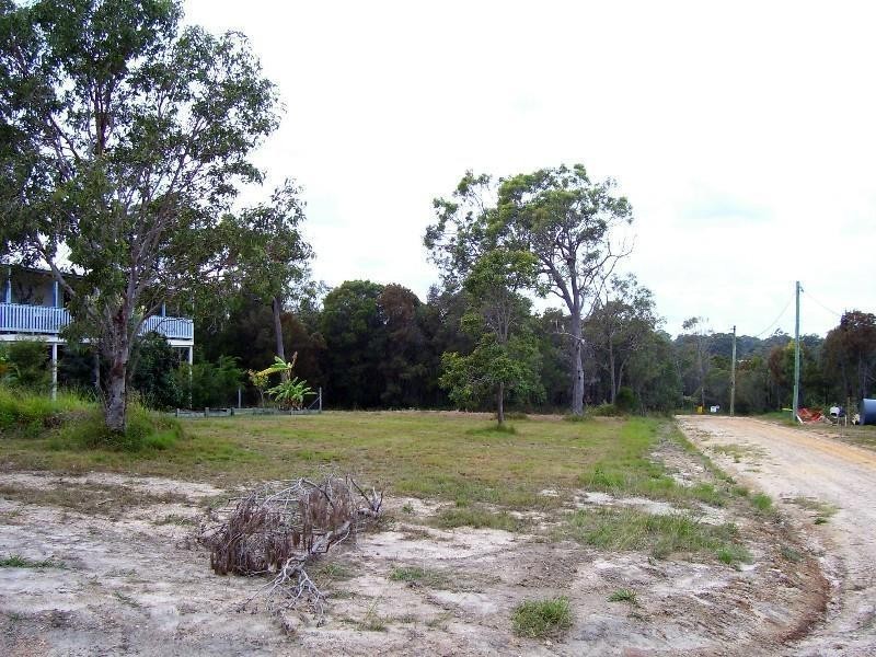 10 Camena Street, Macleay Island QLD 4184