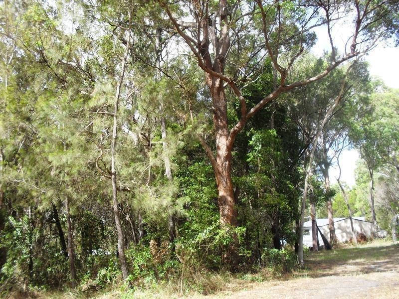 22  President Terrace, Macleay Island QLD 4184