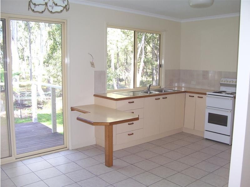 16 Brolga Street, Macleay Island QLD 4184