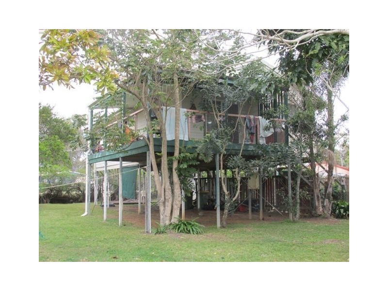 68 Scotts Road, Macleay Island QLD 4184