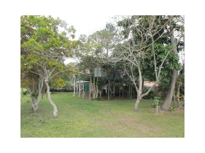 68 Scotts Road, Macleay Island QLD 4184