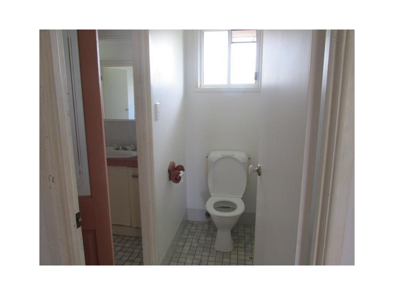 68 Scotts Road, Macleay Island QLD 4184