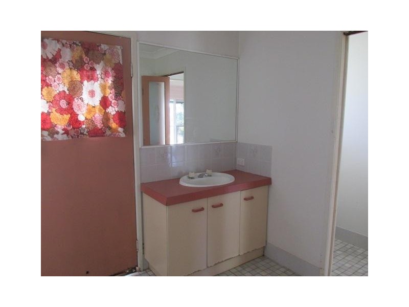 68 Scotts Road, Macleay Island QLD 4184