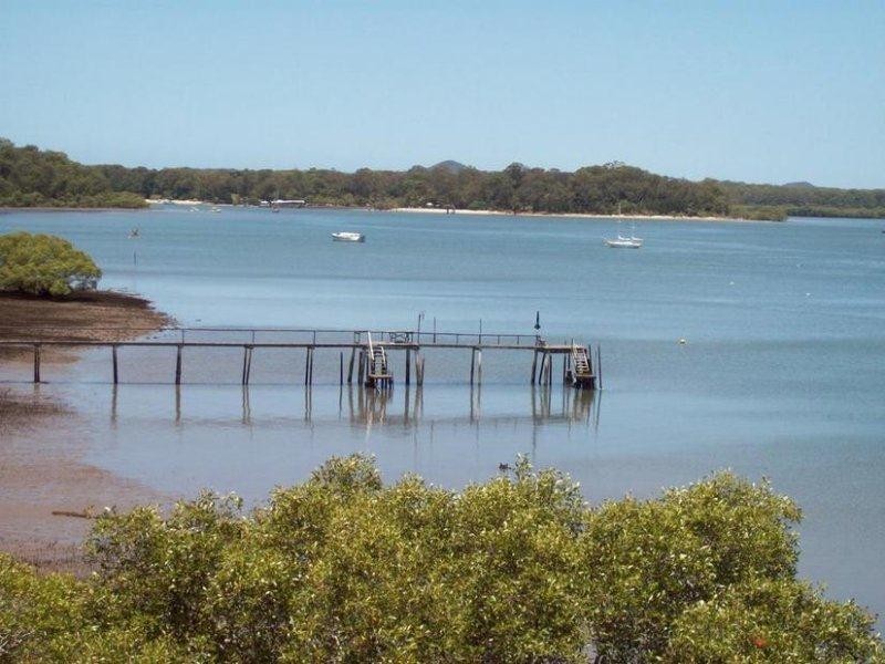 114 Western Road, Macleay Island QLD 4184