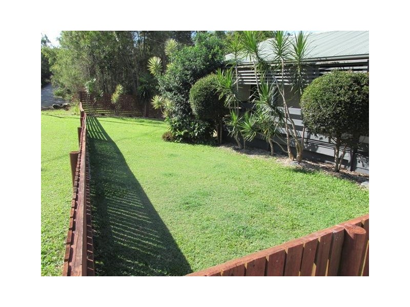 8 Timothy Street, Macleay Island QLD 4184