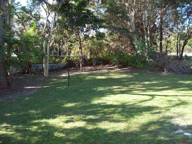 3 Aruma Street, Macleay Island QLD 4184