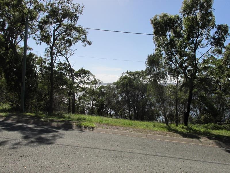 16 Ray Street, Macleay Island QLD 4184