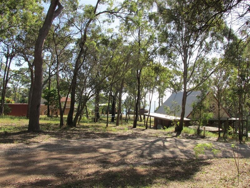 16 Ray Street, Macleay Island QLD 4184