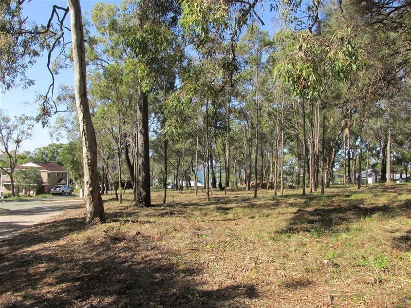 16 Ray Street, Macleay Island QLD 4184