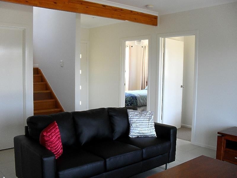 50 Eastbourne Terrace, Macleay Island QLD 4184