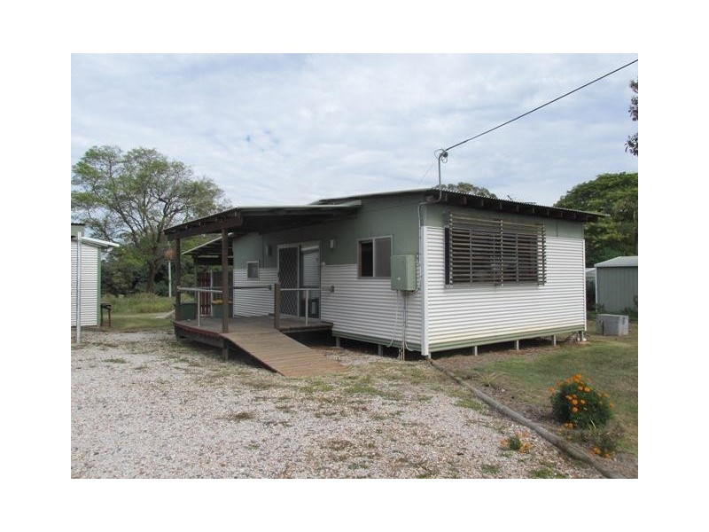 30  Hamilton Parade, Macleay Island QLD 4184