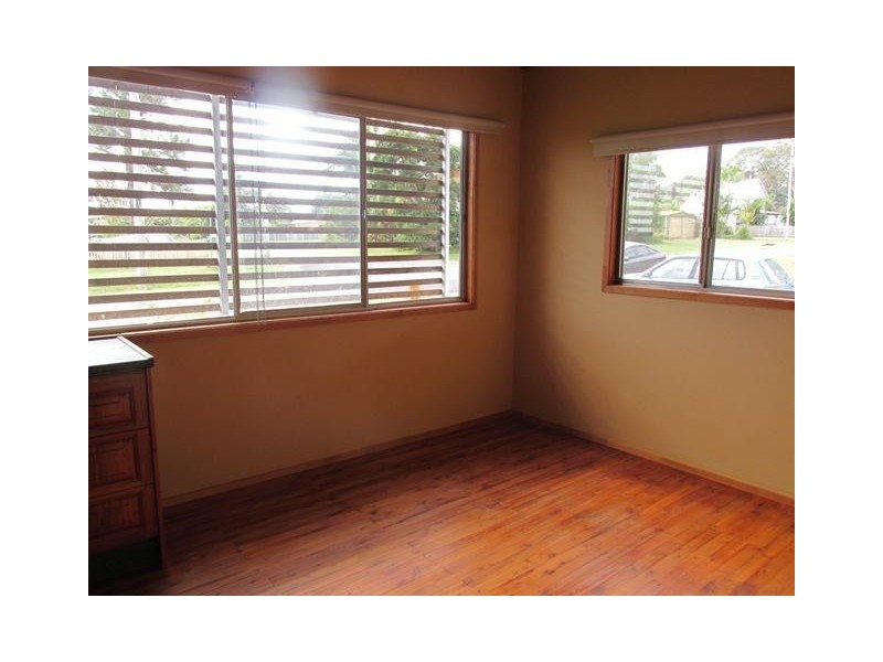 30  Hamilton Parade, Macleay Island QLD 4184