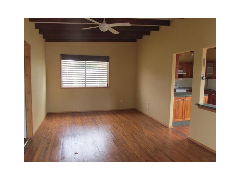 30  Hamilton Parade, Macleay Island QLD 4184